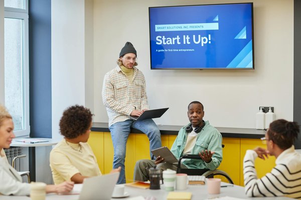 How do UK business services enhance customer experience through digital tools?